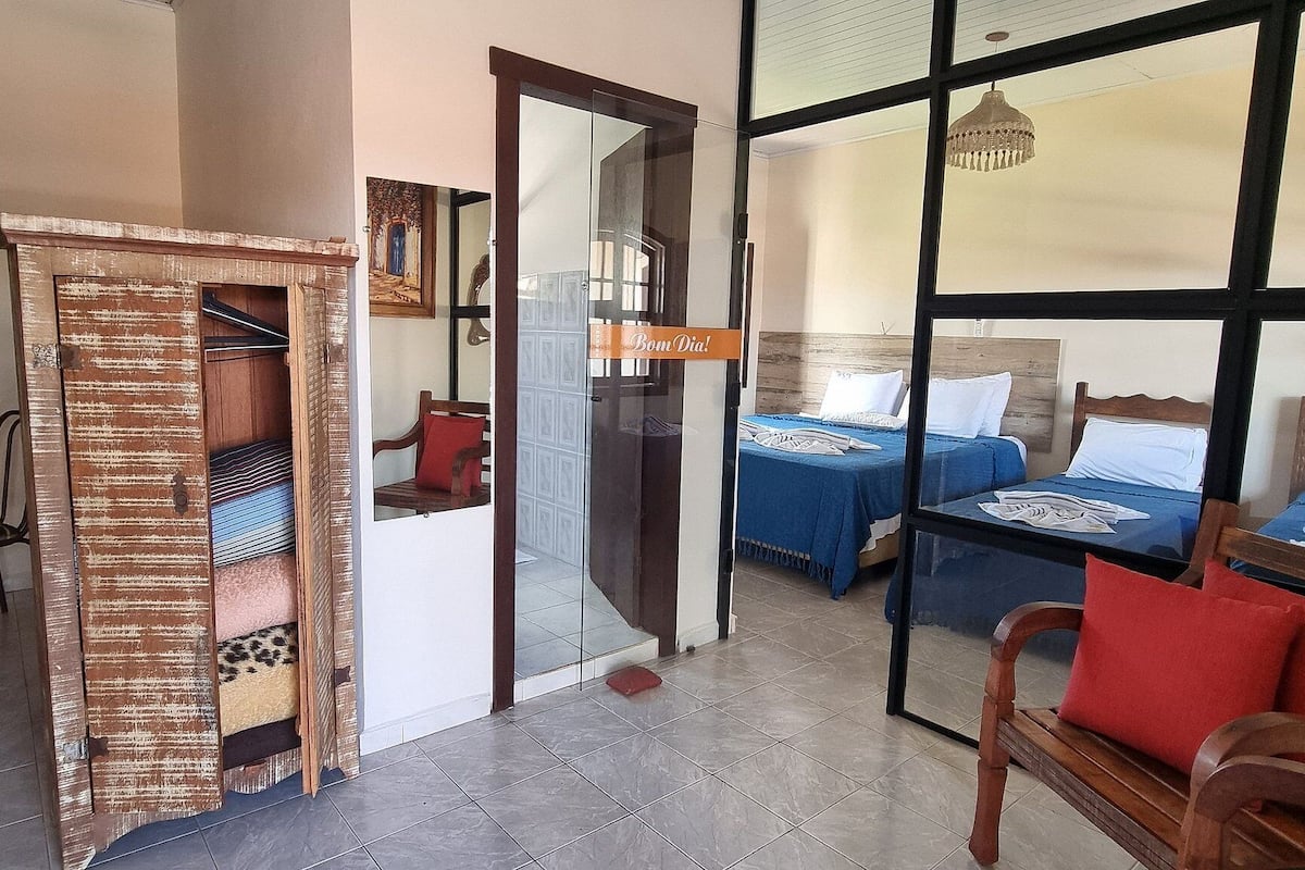 Basic Apartment | Ruang kerja komputer riba, Wi-fi percuma