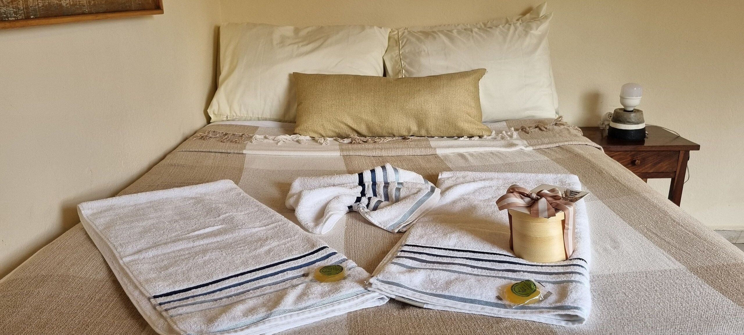 Basic-lejlighed | Arbejdsområde til bærbare computere, gratis Wi-Fi