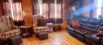 Cabin of Sunset View: cozy 3-bedroom cabin in Perkins with WiFi near OSU