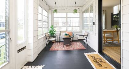 Walk to Highland Square, Hot Tub, Sleeps 8!