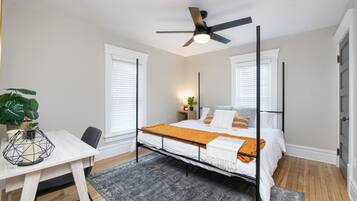 3 bedrooms, desk, iron/ironing board, travel crib