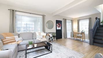 Una Smart TV, una oficina