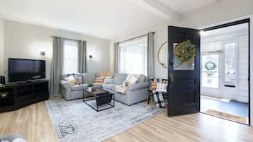 Una Smart TV, una oficina