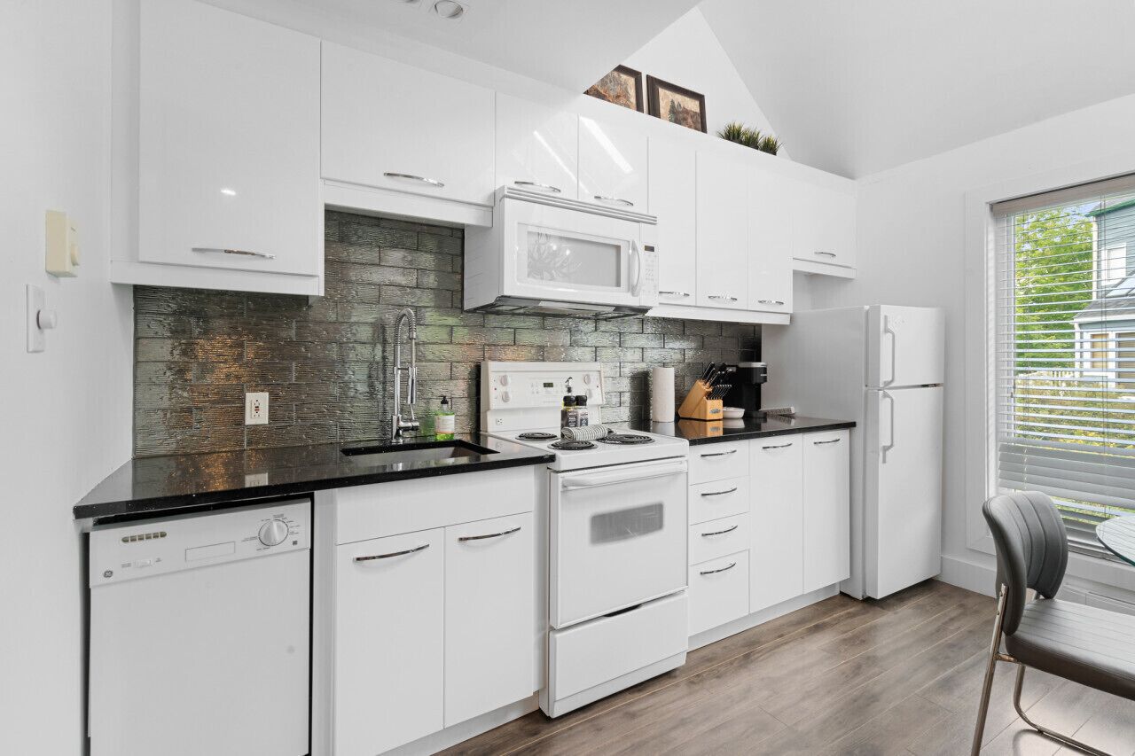 雪櫃、微波爐、爐具、洗碗機