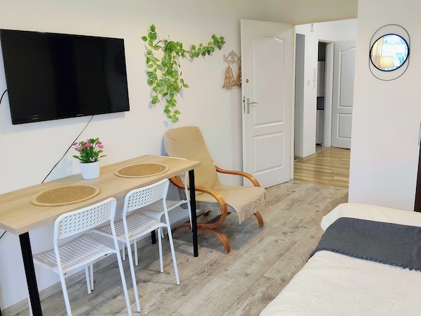 5 Schlafzimmer, Bügeleisen/Bügelbrett, WLAN, Bettwäsche