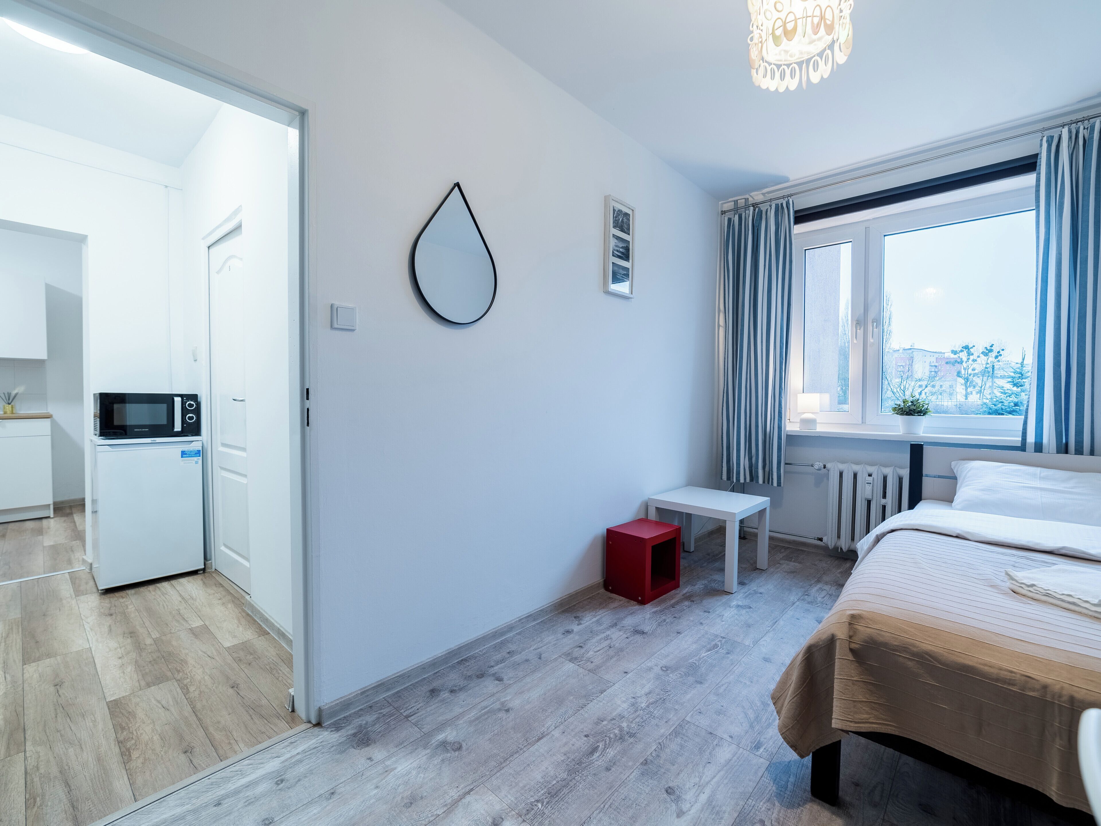 5 bedrooms, iron/ironing board, WiFi, bed sheets