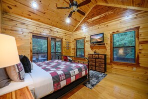 5 bedrooms, travel crib, free WiFi, bed sheets