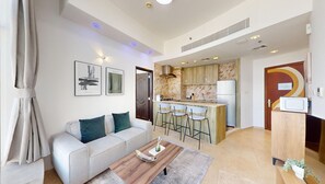 Smart TV - Zenith Tower A2 - Colourful One Bedroom (Sports City)