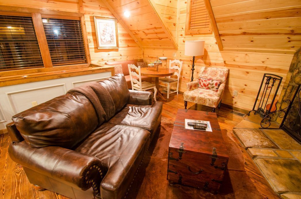 Televisión y chimenea 