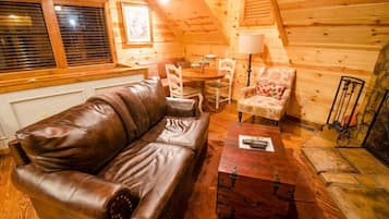 Televisión y chimenea