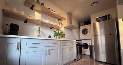 The Pines at Pershing Place, Quiet, Safe and Cozy centrally located 1Br Condo