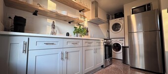 The Pines at Pershing Place, Quiet, Safe and Cozy centrally located 1Br Condo