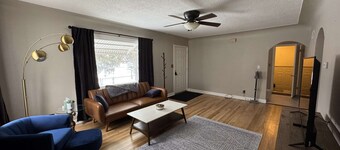 Newly remodeled 2-bedroom house with WiFi, conveniently located in Great Falls