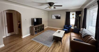 Newly remodeled 2-bedroom house with WiFi, conveniently located in Great Falls