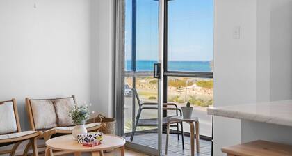 Tranquil Oceanview Escape - Relax & Reset
