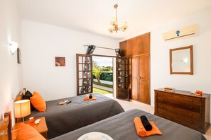 3 slaapkamers, een strijkplank/strijkijzer, gratis wifi