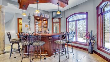 Bar (in der Unterkunft)