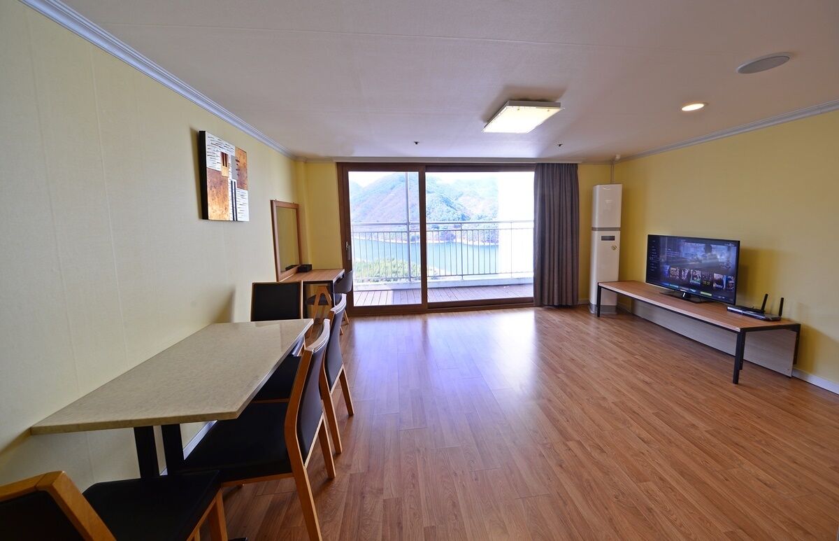 Suite Bunker Bed | Free WiFi, bed sheets