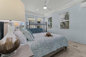 5 Schlafzimmer, Bügeleisen/Bügelbrett, kostenloses WLAN, Bettwäsche