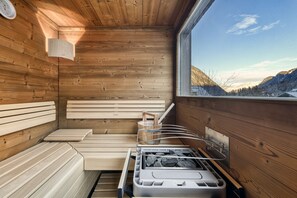 2 bedrooms, soundproofing - Appartement Zentral mit Panoramasauna (Brand)