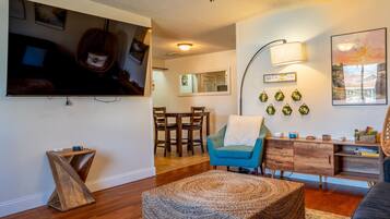 TV connectée, médiathèque, chaîne hi-fi