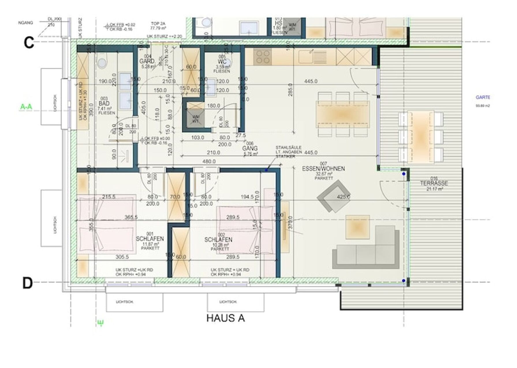 Een plattegrond van een hotel met diverse kamers, een terras en een parkeerplaats.