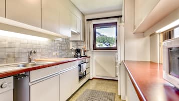4 bedrooms