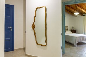 4 bedrooms, iron/ironing board, WiFi