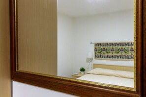 2 bedrooms, iron/ironing board, travel cot, WiFi