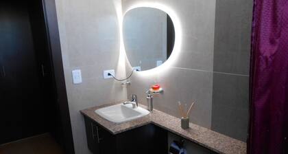 Cozy 3-bedroom house with WiFi, fitness room in charming Quito - Tumabaco