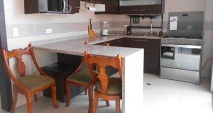 Cozy 3-bedroom house with WiFi, fitness room in charming Quito - Tumabaco