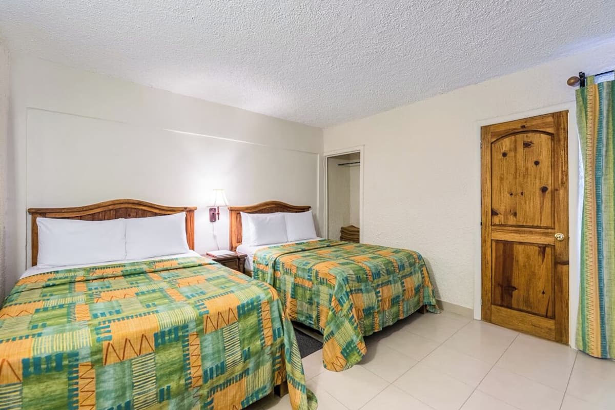 In-room safe, free WiFi