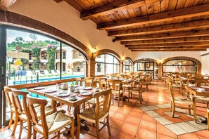 Breakfast, lunch, dinner served; Mexican cuisine, pool views