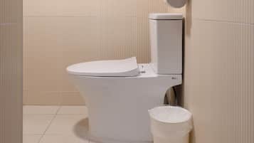 Family Room, Non Smoking | Bathroom