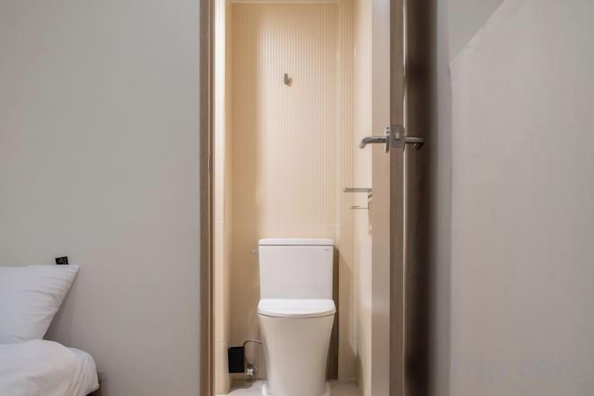 Douche, articles de toilette (gratuits), séchoir à cheveux
