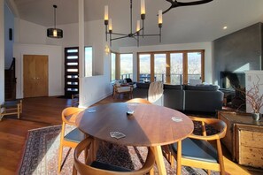 Interior - Hot tub | Sauna |Firepit |Sleeps 6! (Ashland)