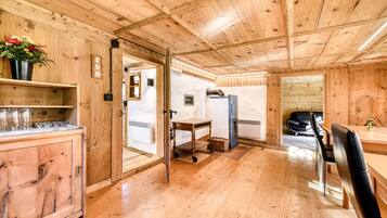 House | 3 bedrooms, free cots/infant beds
