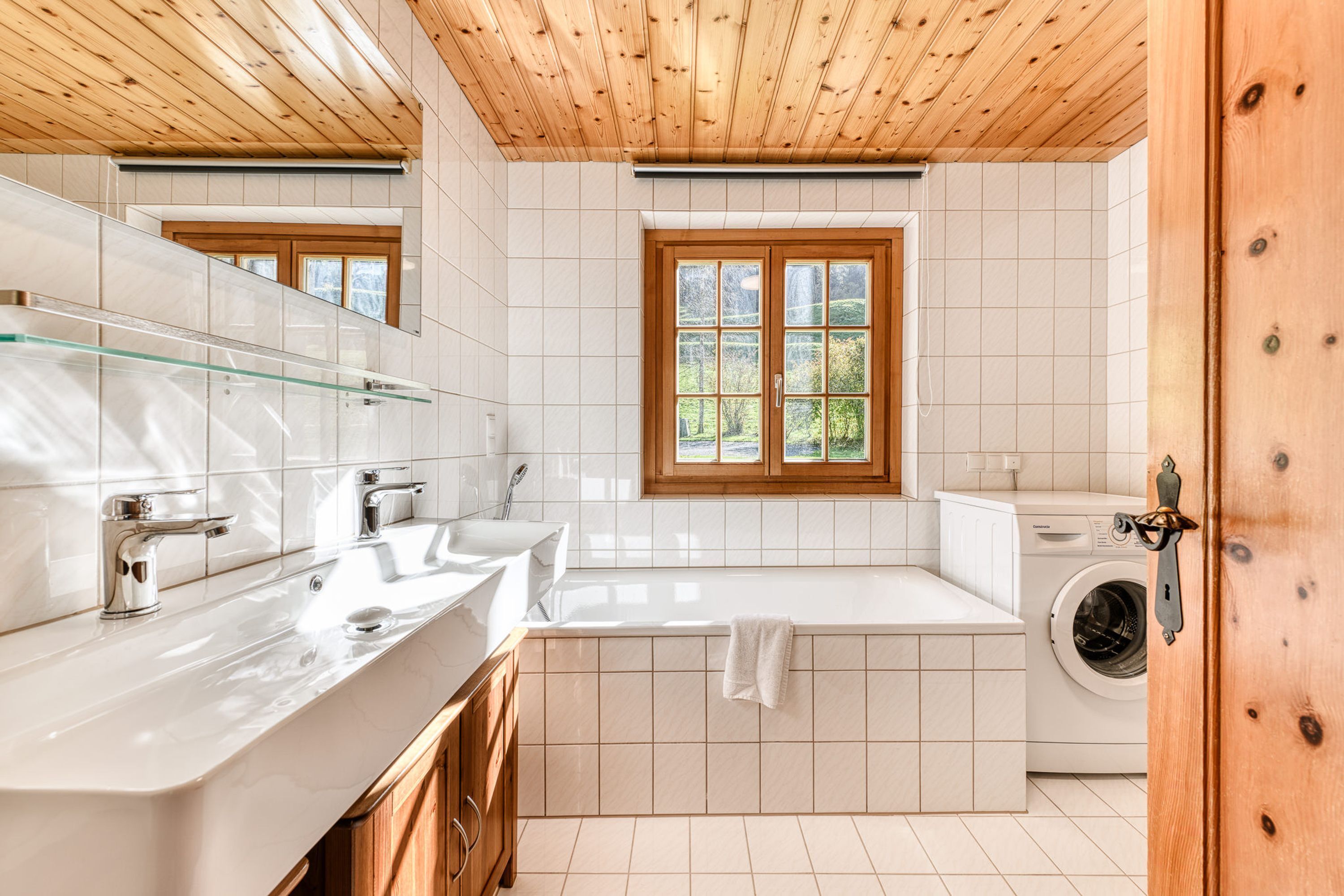 House | 3 bedrooms, free cots/infant beds