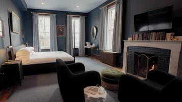 Suite, 1 kingsize bed, uitzicht op binnenplaats | 1 slaapkamer, donzen dekbedden, individueel gedecoreerd