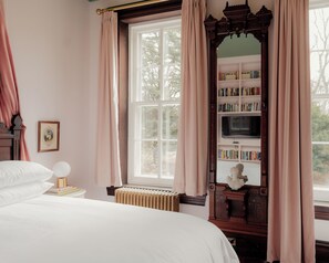 Klassieke kamer, 1 queensize bed | Badkamer | Gratis toiletartikelen, een haardroger, pantoffels, handdoeken