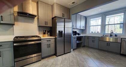 Massive 13-BR Estate with Private Pool, Sauna, Hot Tub, Casita, Abundant Parking