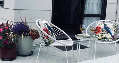 3 Bdroom two-level townhouse close to Devonport