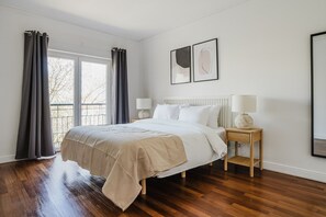 3 slaapkamers, een strijkplank/strijkijzer, wifi, beddengoed