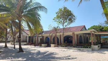 Mặt tiền nơi lưu trú