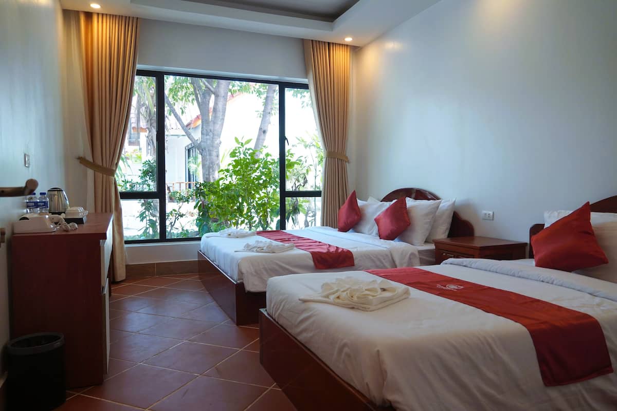 Family Villa | 1 bedroom, minibar, desk, blackout drapes