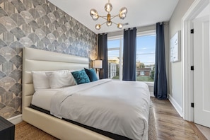 7 habitaciones, tabla de planchar con plancha, wifi y ropa de cama
