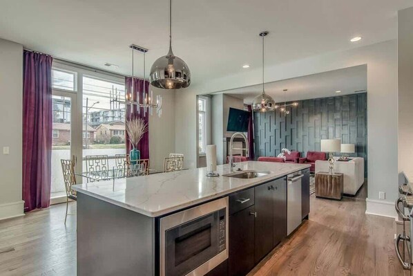 Interior - 7BR Downtown Gulch Retreat – Sleeps 16 (Nashville)