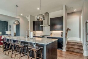 Fridge, microwave, oven, stovetop - 7BR Downtown Gulch Retreat – Sleeps 16 (Nashville)