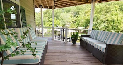 Newly Updated in a Private Cove, with Firepit, Flat Lawn, Dock, Boat Slip & Kayaks in Osage Beach