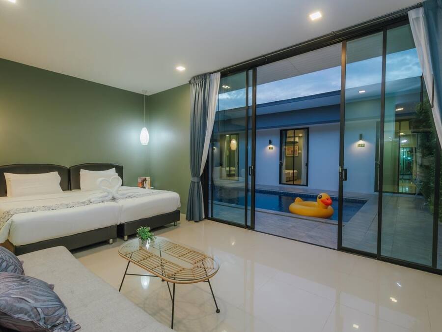 Iron/ironing board, free WiFi